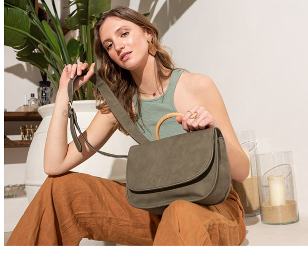 sac woomen acacia